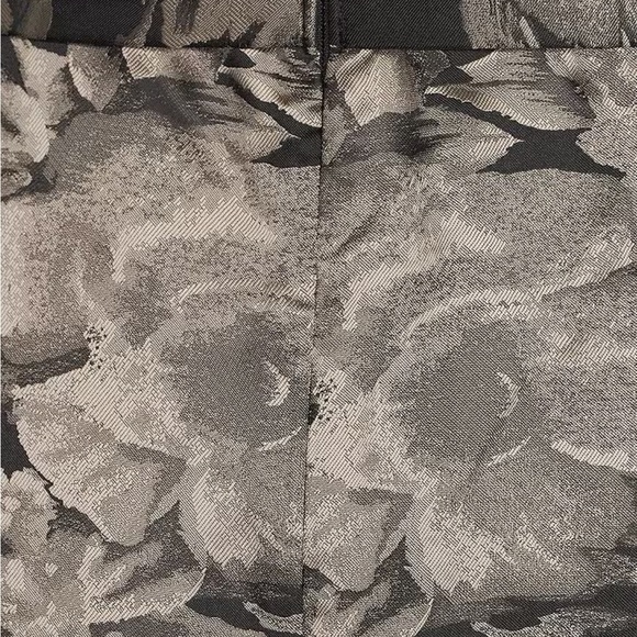 Elegant Floral High Low Dress in Black and Gray - Picture 3 of 5